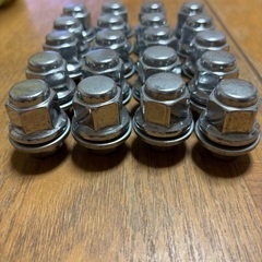 クラウン純正ホイール用　ナットの画像