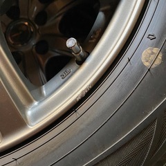 スタッドレスタイヤ4本セット205/65R16アルファード20系
の画像