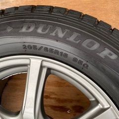 スタッドレスタイヤ4本セット205/65R16アルファード20系
の画像