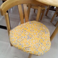 リユースのサカイ栃木店★ジモティ割あり★  ダイニングセット（椅子3脚） ベージュ W90×D90×H69 クリーニング済み TC11691の画像