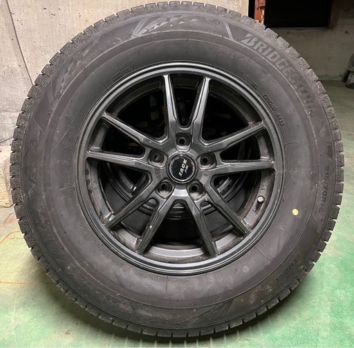 スタッドレスタイヤ四本.ZACK jp-520.vrx3 (単馬) 小町屋のタイヤ