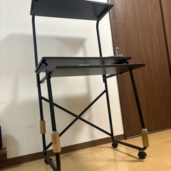 新品パソコンデスクの画像