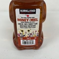 1本売り！　カークランド ハニーベア はちみつ 750gカナダ産 純粋蜂蜜  賞味期限2027/4/8　Z2-15240の画像