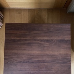 レビュー評価の高い、IKEAのSONGESANDサイドテーブル ブラウンの画像