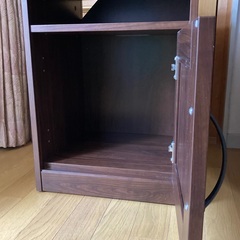 レビュー評価の高い、IKEAのSONGESANDサイドテーブル ブラウンの画像