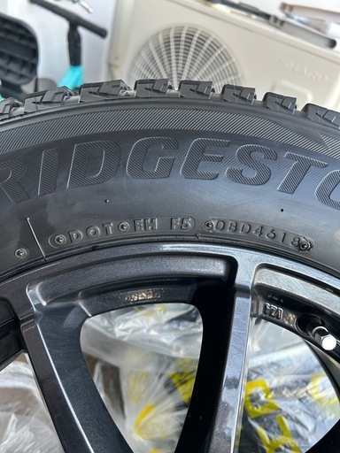 【17インチ MID シュナイダー × ブリヂストン ブリザック 225/65RI7 　DM-V2 4本セット】