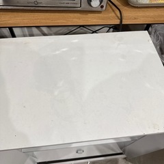 キャビネット　ホワイト　ガラス扉の画像