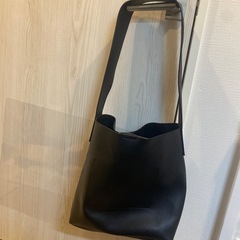 ショルダーバッグ　黒　おしゃれ　シンプルの画像