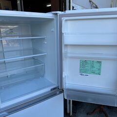 【動作保証あり】Hisense ハイセンス 2020年 HR-D2801W 282L 3ドア 冷凍冷蔵庫【管理KRR797】の画像