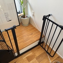 ベビーゲート　　幅75-95センチ　ブラック　の画像