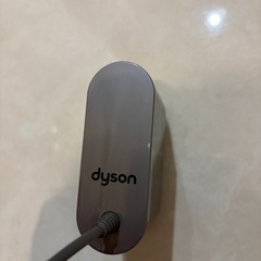 ダイソン掃除機 コードレスクリーナー　スタンド【アタッチメント付き】の画像