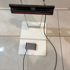 ダイソン掃除機 コードレスクリーナー　スタンド【アタッチメント付き】の画像