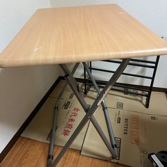 折りたたみデーブルの画像