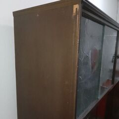 レトロ 昭和の型板硝子 食器棚の画像