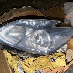 30プリウス前期ヘッドライト左右の画像
