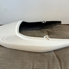 xjr400 4HM 初期型 純正テールカウル 純正テール付きの画像