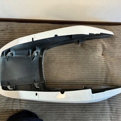 xjr400 4HM 初期型 純正テールカウル 純正テール付きの画像