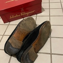 Salvatore Ferragamo 黒スエードローファーの画像