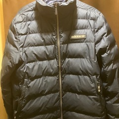 アディダスダウンジャケットの画像