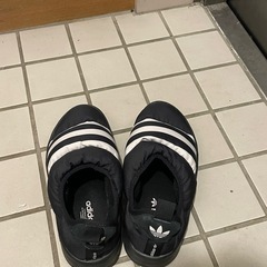 adidas パフィレッタの画像
