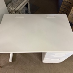 イトーキ　在庫あり　定価9万　片袖机　幅110㎝　CZN　デスクの画像