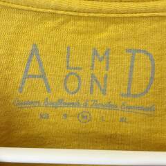 【未使用】Almond Surfboards & Design アーモンドサーフボードデザイン ALMOND EMB 半袖 Tシャツ M マスタード TS2007S ユニセックス USAコットンの画像