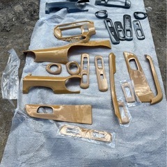 トヨタ　アクア　フロントバンパー、インテリアパネルの画像