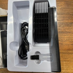 【ほぼ未使用】充電式ヘアーカッター（バリカン）付属品完備 ※千駄ヶ谷引取の画像