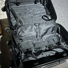 機内✈️持込可能サイズ💼赤　スーツケース キャスター付の画像