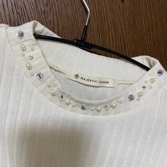 MAJESTIC LEGON 襟パール付トップスの画像