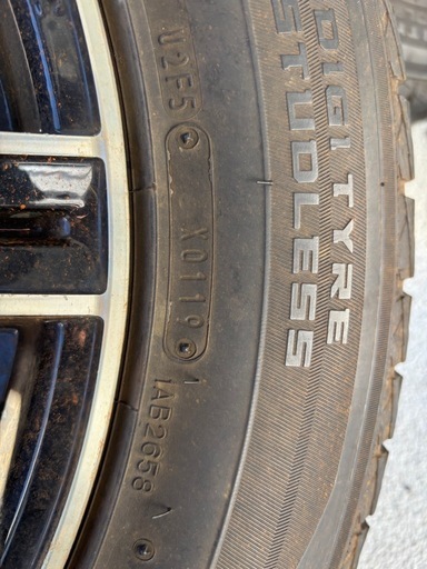 商談中！　225/65R17 スタッドレスタイヤ　バリ溝　　 商談中！ 225/65R17 スタッドレスタイヤ バリ溝