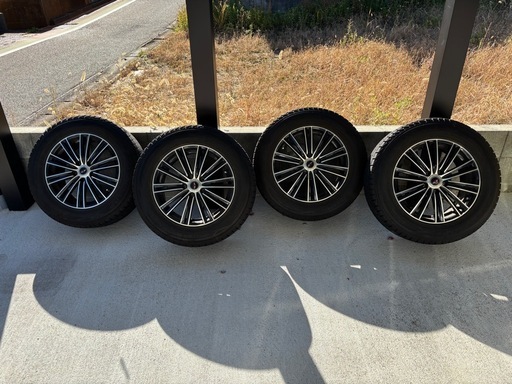 225/65R17 スタッドレスタイヤバリ溝 (ゆたか) 大形のタイヤ、ホイール