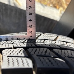 225/65R17 スタッドレスタイヤ　バリ溝　　の画像