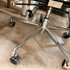 😎オフィスコム😎アルミナムチェア😎オフィスチェア😎リプロダクトデザイン😎No.1610😎の画像