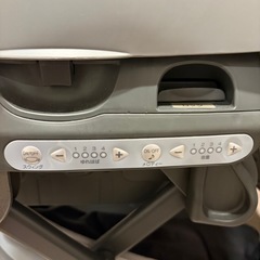 combi電動ハイローチェアの画像