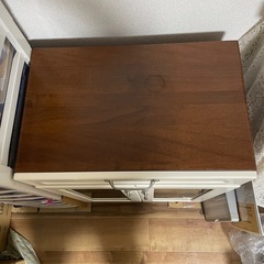 無料　食器棚の画像