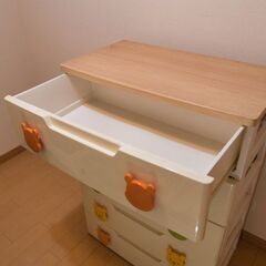 【子供用・中古】５段子ども服チェスト・本棚（絵本ラック）の２点セット　※取りに来ていただける方の画像