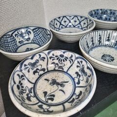 未使用！美濃焼　 染錦絵変 幸泉窯 柄６種小鉢・小皿 　６個　木箱付きの画像