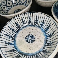 未使用！美濃焼　 染錦絵変 幸泉窯 柄６種小鉢・小皿 　６個　木箱付きの画像