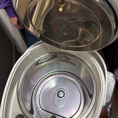 電気ポットの画像