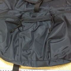 ◆【リュックサック】　《男女共用》　●外側には、チャック付きのポケットが３ヶ所有り。　※防水加工されてます。の画像