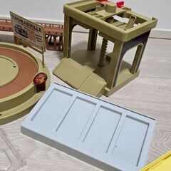 【カーズ トミカ】アクションコース＆ミニカー7台セット（マックィーン・メーター・シェリフ他）の画像