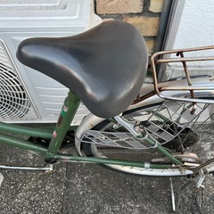 自転車 後ろのブレーキワイヤーが切れており、変速ワイヤーも固くて変速できません。 現状のままで販売いたします。の画像