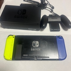 ニンテンドースイッチ　ネオンブルー＆ネオンイエロー ストラップ付 の画像