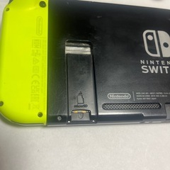 ニンテンドースイッチ　ネオンブルー＆ネオンイエロー ストラップ付 の画像