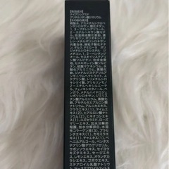 スキニティーのクリームとファンデーションの画像