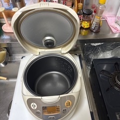 炊飯器
の画像