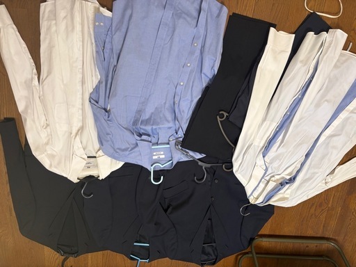 ユニクロ　　シャツとスーツ