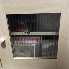 収納棚　扉付きの画像