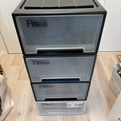 衣装ケース4つの画像